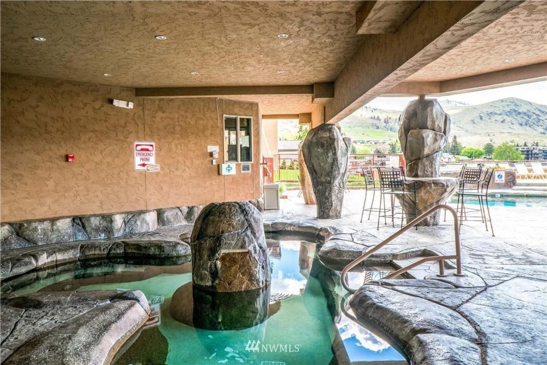 Grandview Lake Chelan- Waterfront View, Pool, Hot Tub, Golf, 1 Min To Downtown Exteriör bild